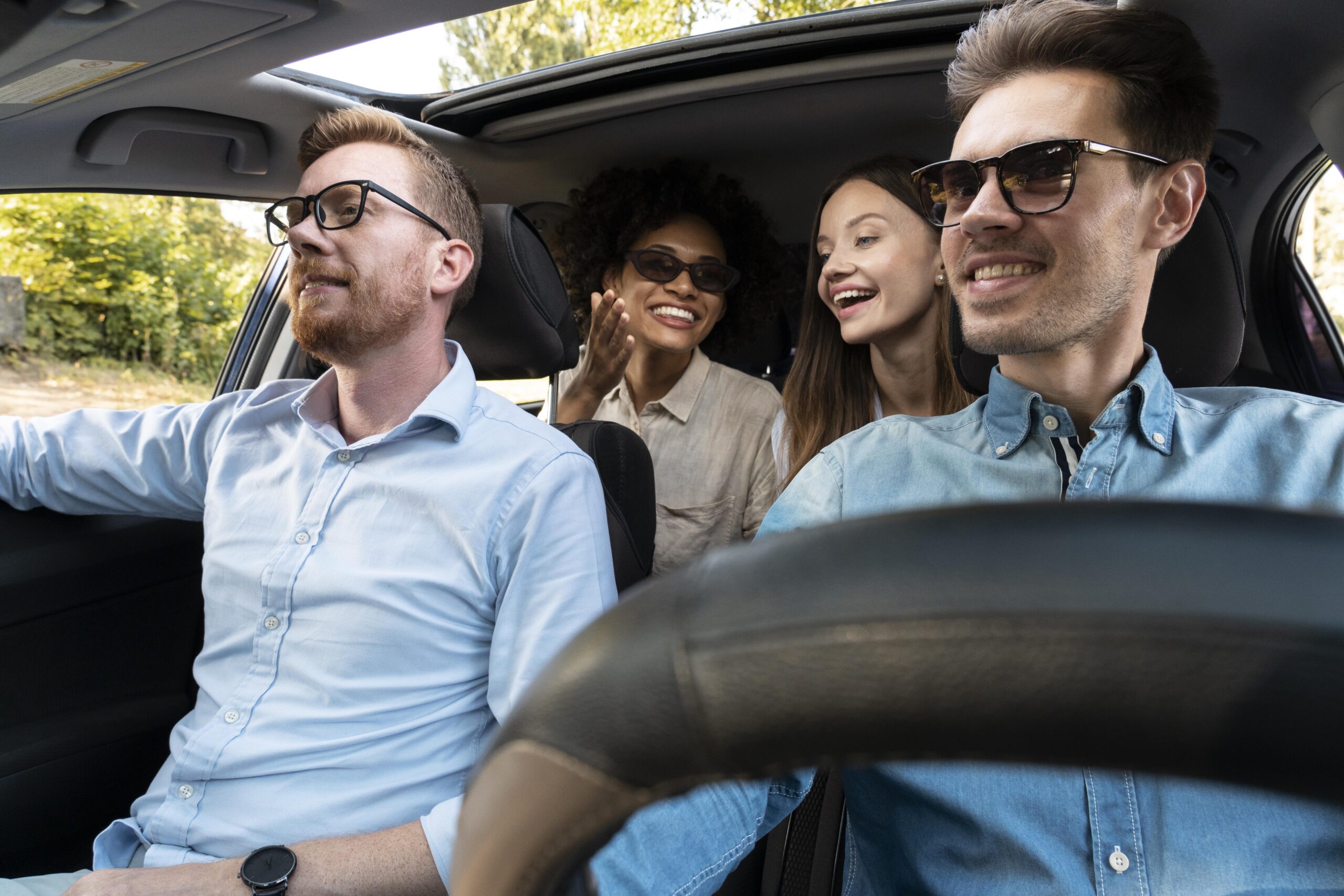 friends-car-having-trip-together